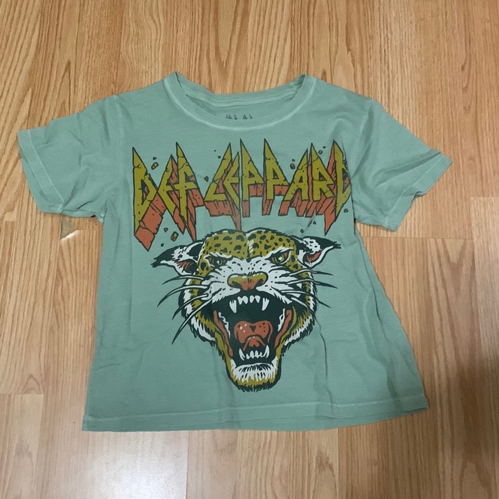 Def leopard green shirt